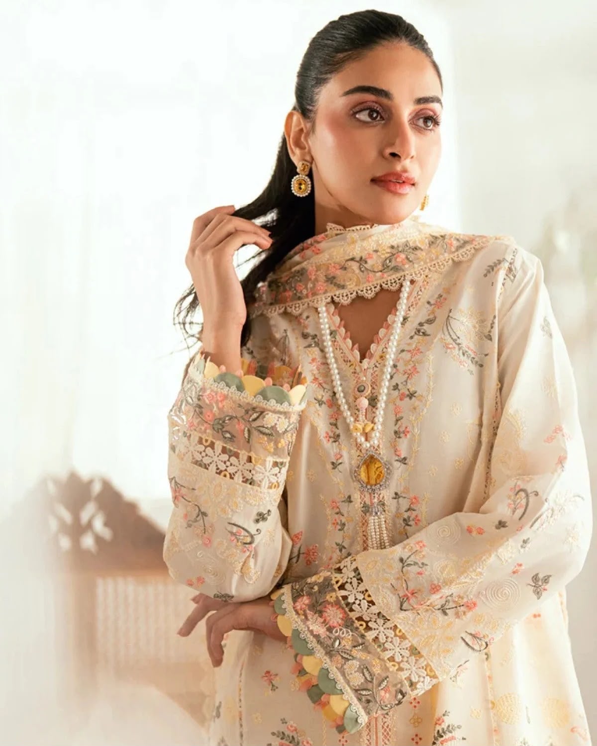 Dhanak embroidered luxury unstitched 3pc suit